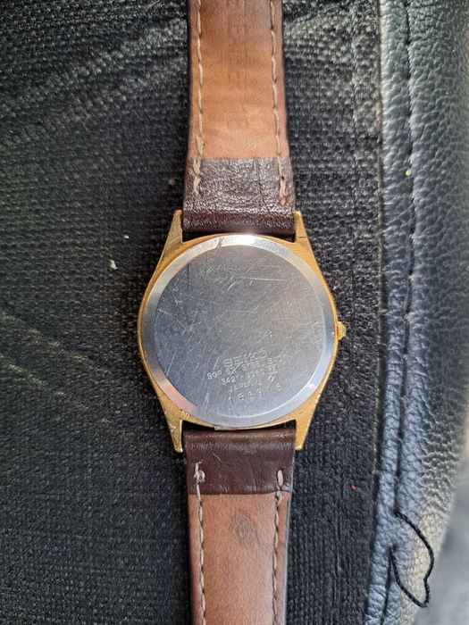 Seiko quartz  наручные часв стоять 178 долоров