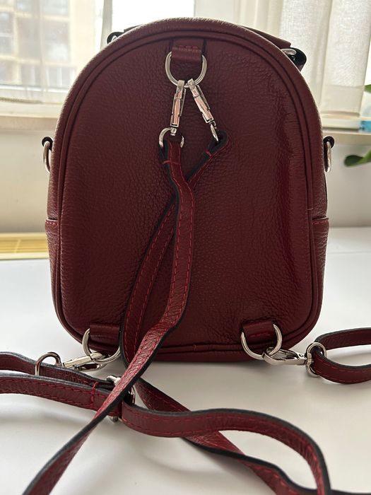 Мини червена кожена раница
