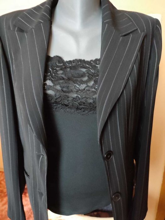 Дамско черно сако на райета