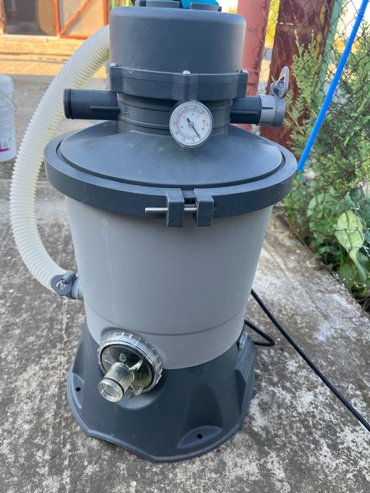 Vând piscină plus accesorii