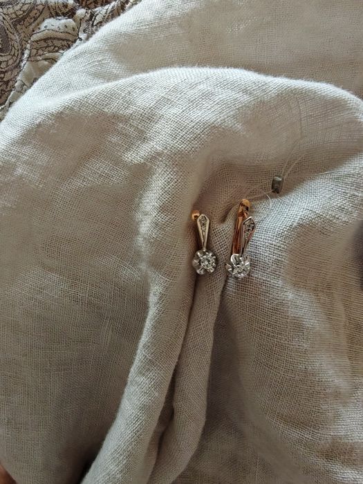 продам золотые сережки
