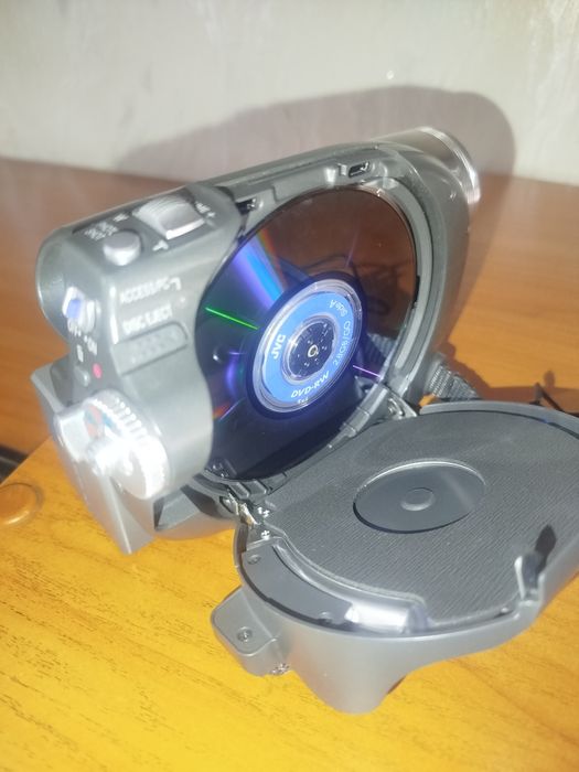 Video kamera VDR-D150EE