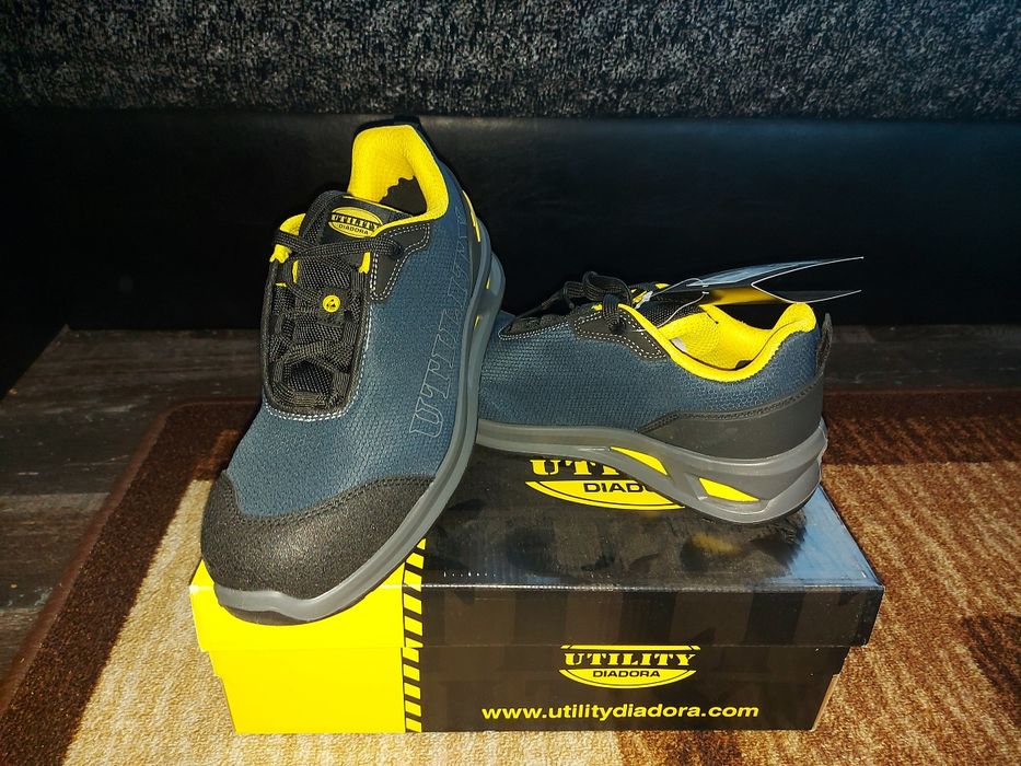 Продавам работни обувки