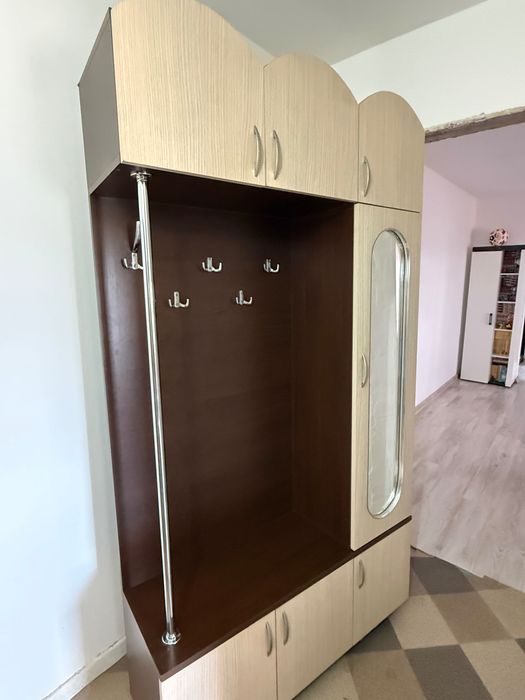 Dulap hol cu agățătoare