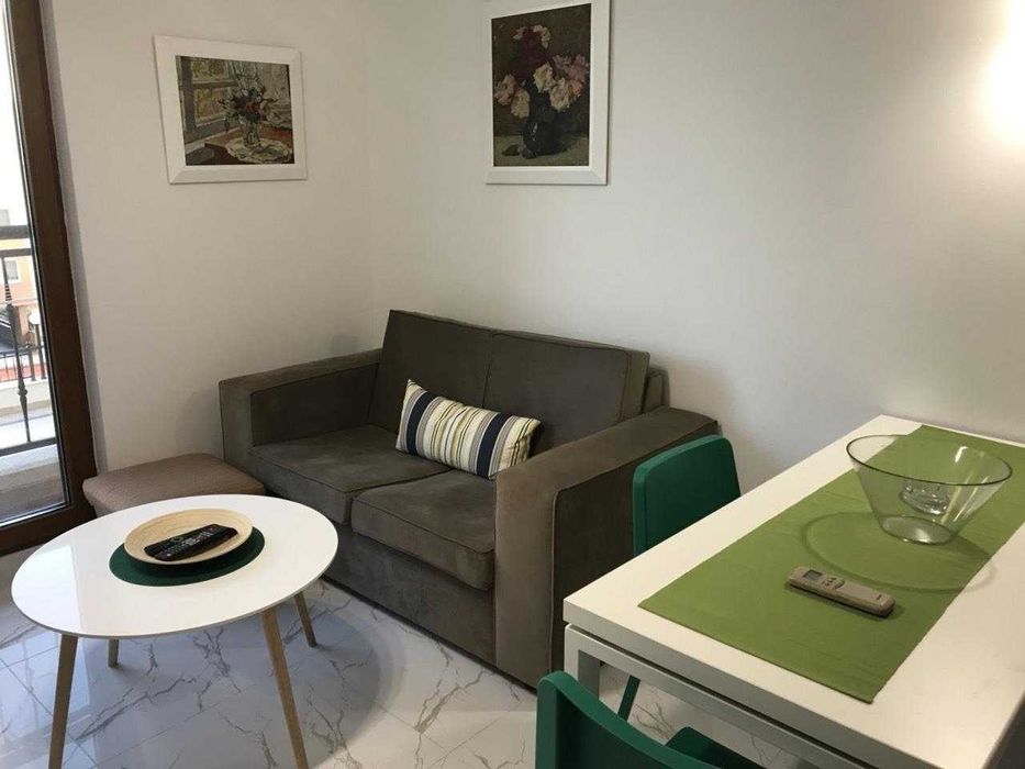 Дава се под наем Тристаен апартамент в Бургас, Център - 110 кв.м за 397.8 € - Снимка #4