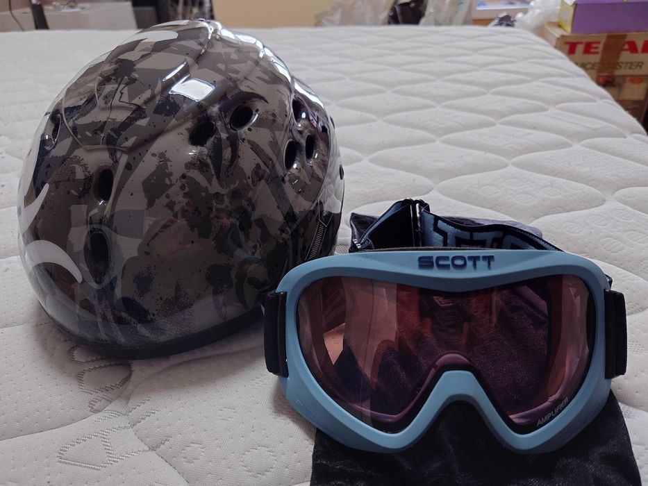 Ски каска Rossignol и очила Scott