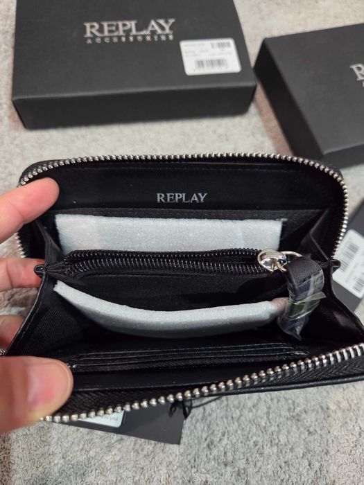 Оригинални портфейли Replay