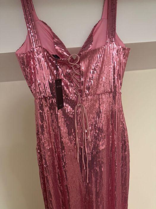 Rochii de seara noi cu eticheta