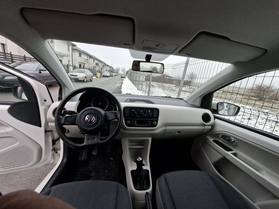 Volkswagen Up an 2013