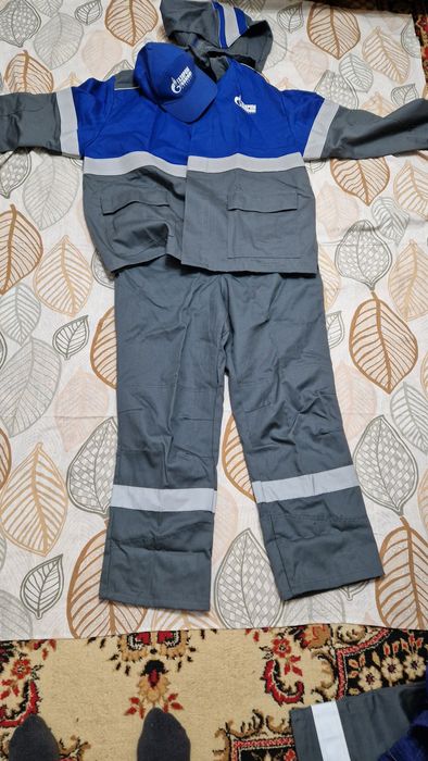 Продам спец одежду летнию