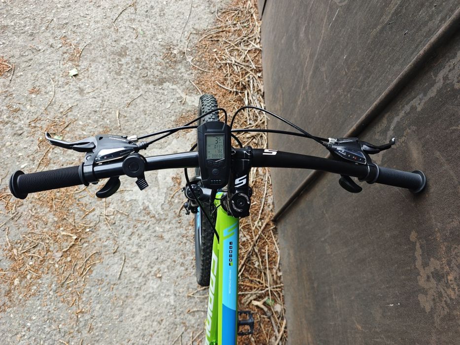 Bicicleta Serious Rockville aluminiu,27,5inch,Shimano,24 viteze,lumini