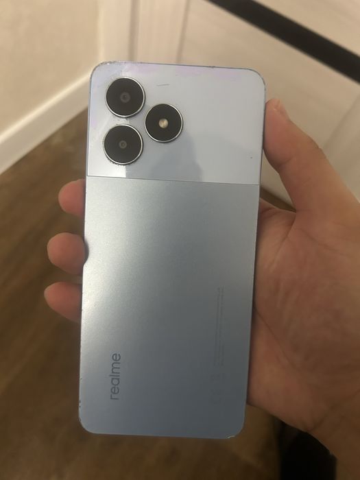 Смартфон 64гигабайт памяти