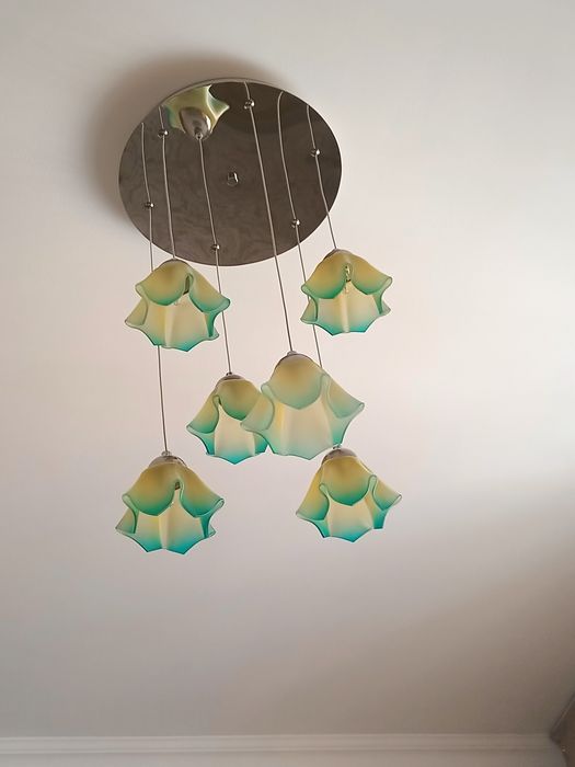 Продам люстру, очень красивая