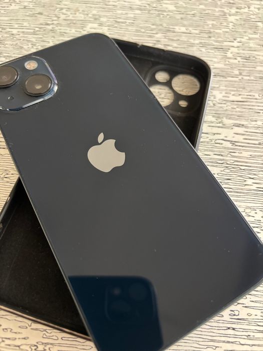 Продавам iphone 13