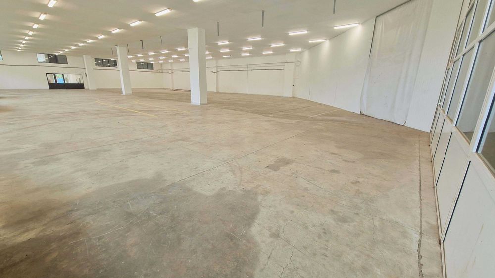 Дава се под наем Склад в Своге - 1300 кв.м за 2295 € - Снимка #8