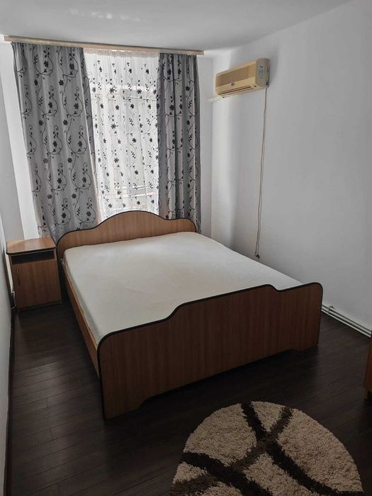 Închiriez apartament