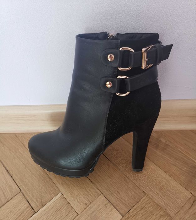 Дамски боти с висок ток