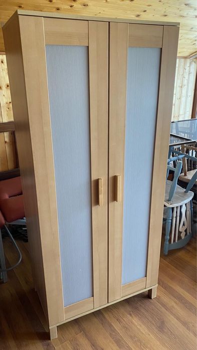 Vand mobilier hotelier (pat saltea dulap TV)