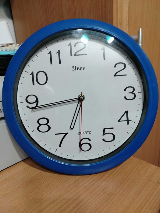 Часы настенные  " 21 век" за полцены