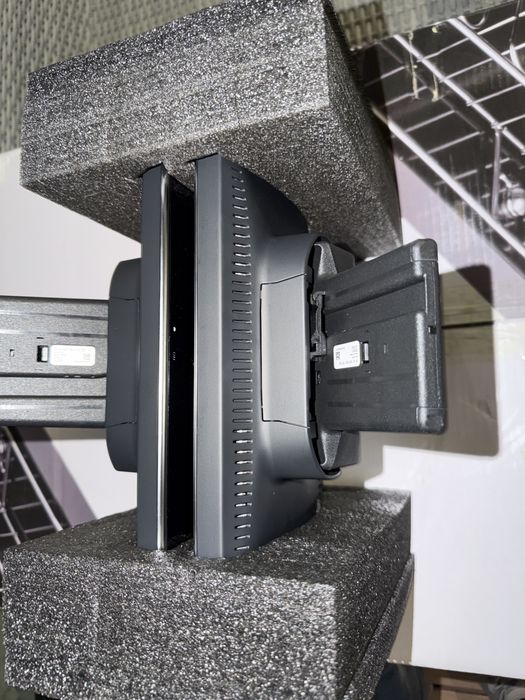 Мониторы от Mercedec Benz G63 2 шт (новые)