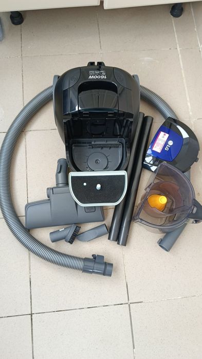 Пылесос LG 1600W
