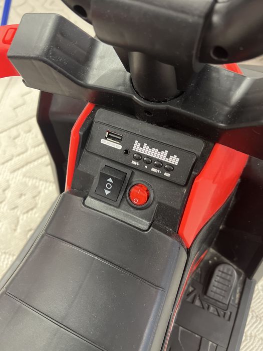 Машинка толокар