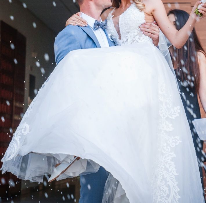 Много нежна и романтична булченска рокля