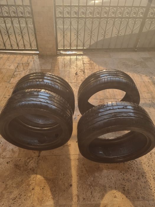 Set anvelope vara 245 40 18 Bridgestone RFT