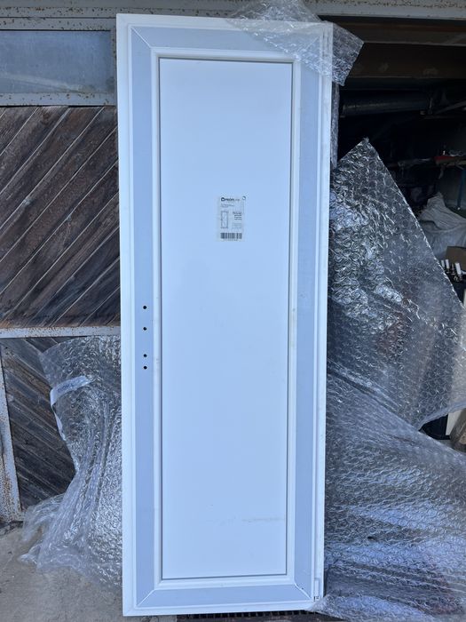 Продавам PVC бяла врата за баня 70/200