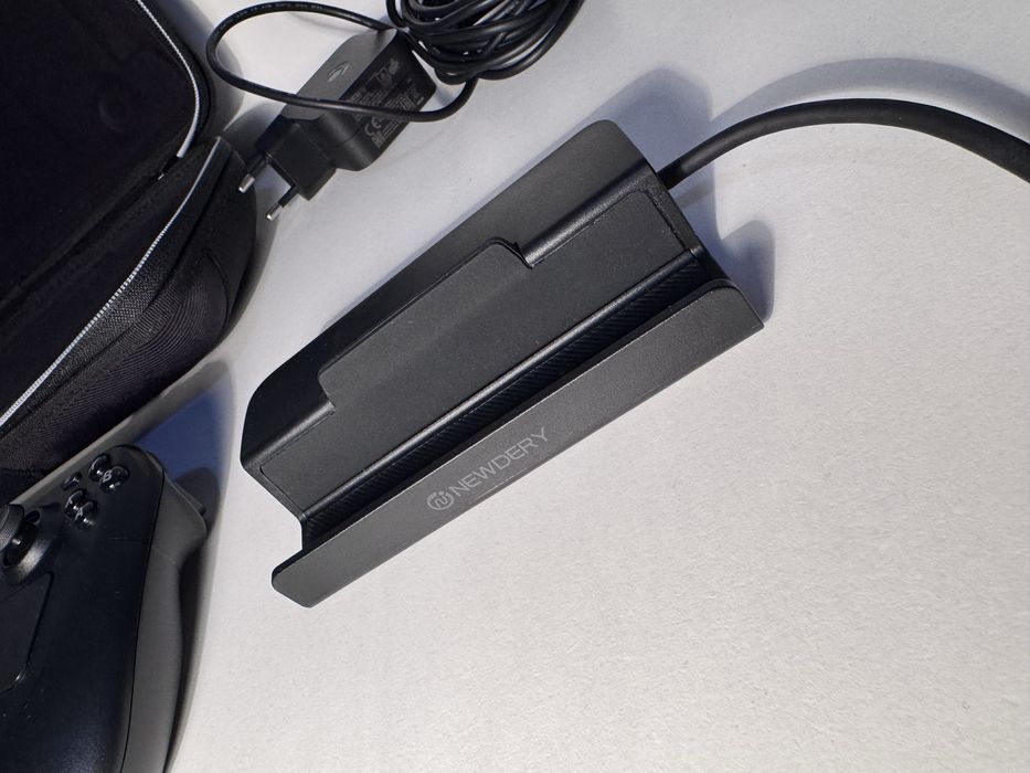 Steam Deck OLED 1TB – Отлично състояние + аксесоари