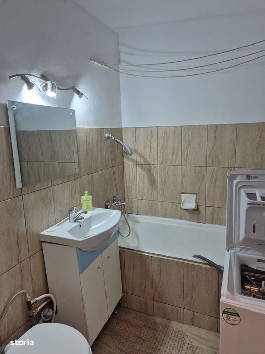 Garsonieră de închiriat, 37mp, balcon, Micalaca