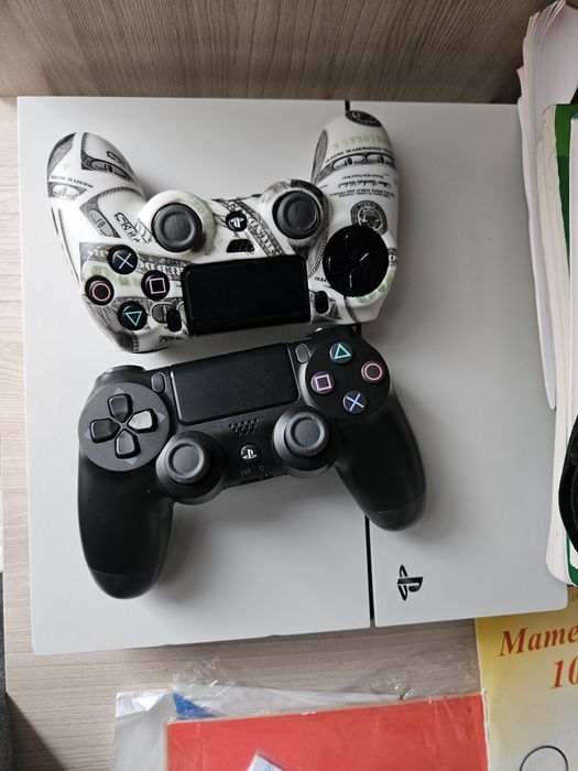 Продам Ps4 срочно