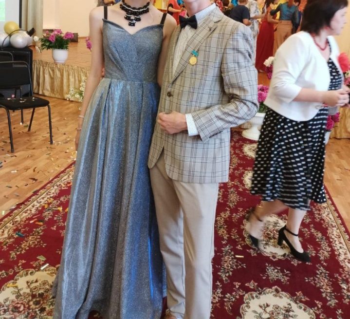 продам выходное платье