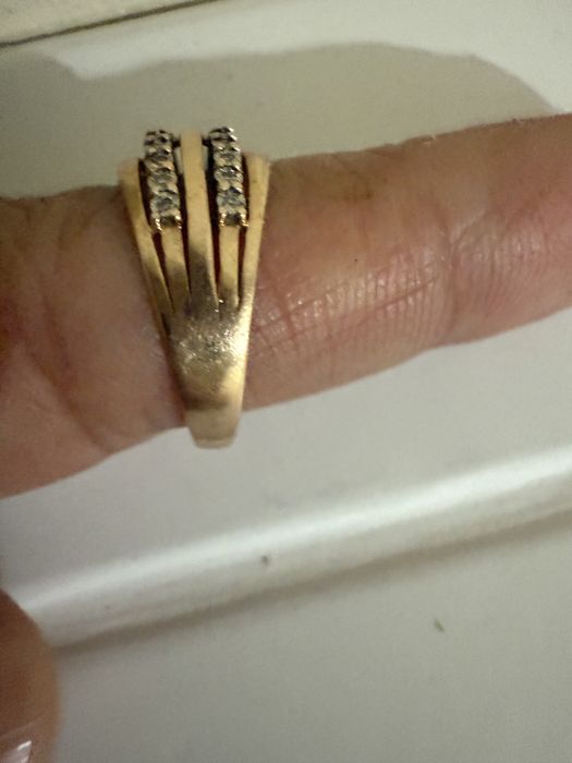 Кольцо бриллиант золотое