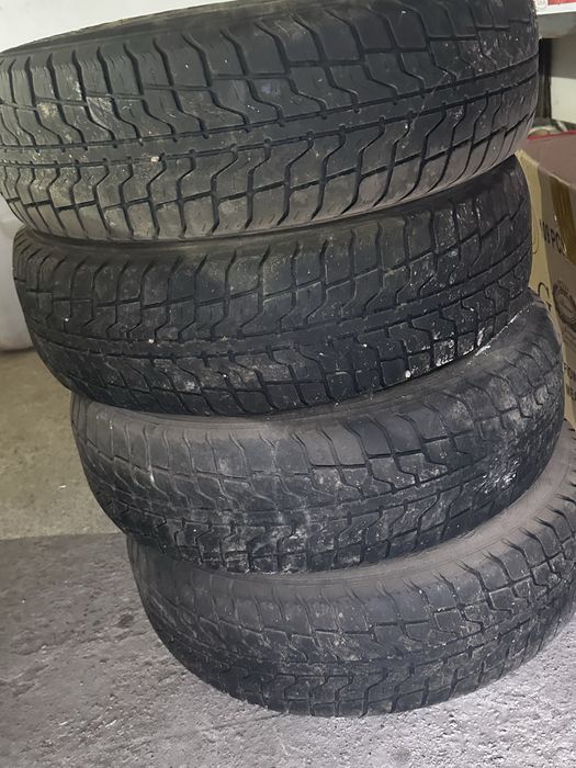 Продам всесезонные шины nokian hakapelitta