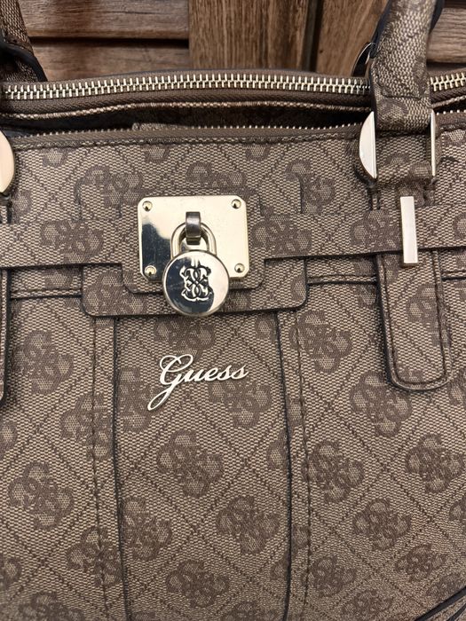Оригинална дамска чанта Guess