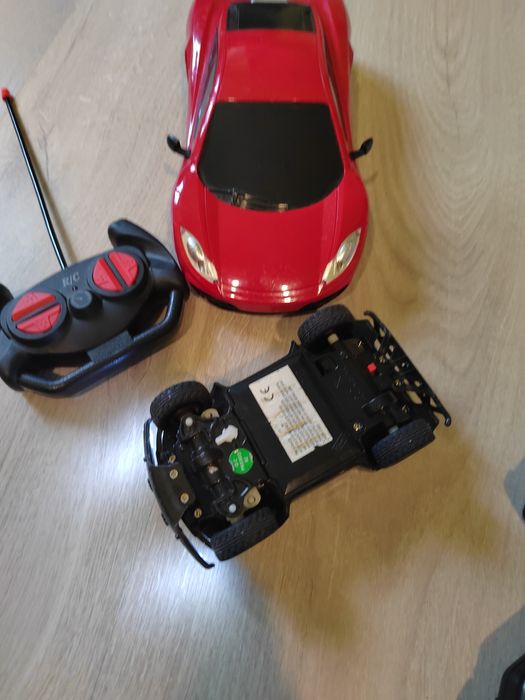 Кола с дистанционно управление  + подарък