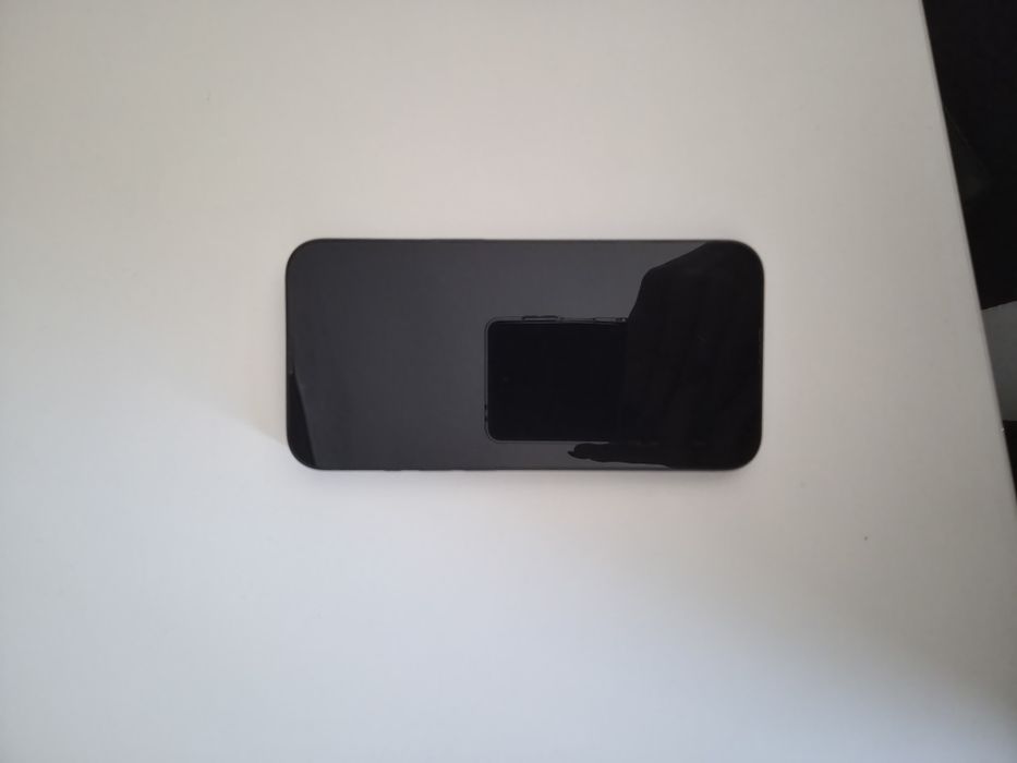 iPhone 13 в много добре състояние почти неразличими от нов