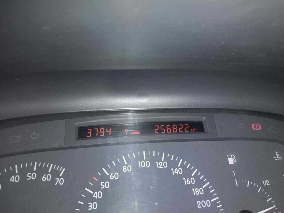 Рено лагуна 1,9 dti комби обслужено Винетка 6 2026 и гражданска