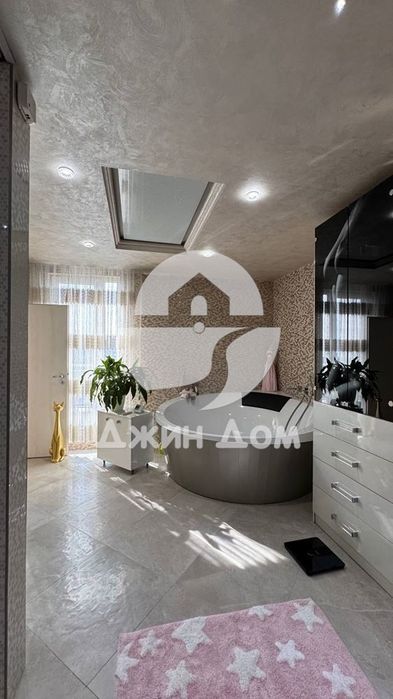 Продава се Многостаен апартамент в Бургас, Сарафово - 1000 кв.м за 918 €/кв.м - Снимка #7