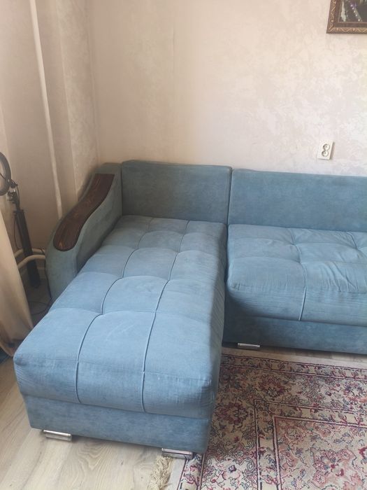 Мягкий мебель (диван)