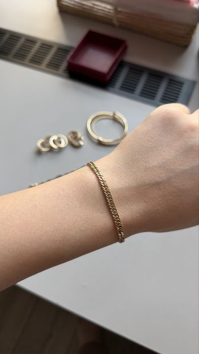 Продам золотой браслет Mioro