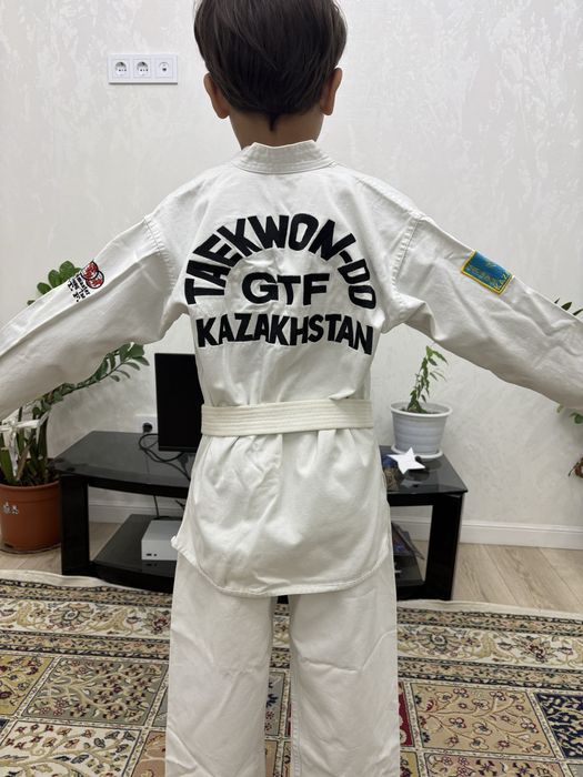 Продам кимоно на 6-9 лет, таеквандо GTF