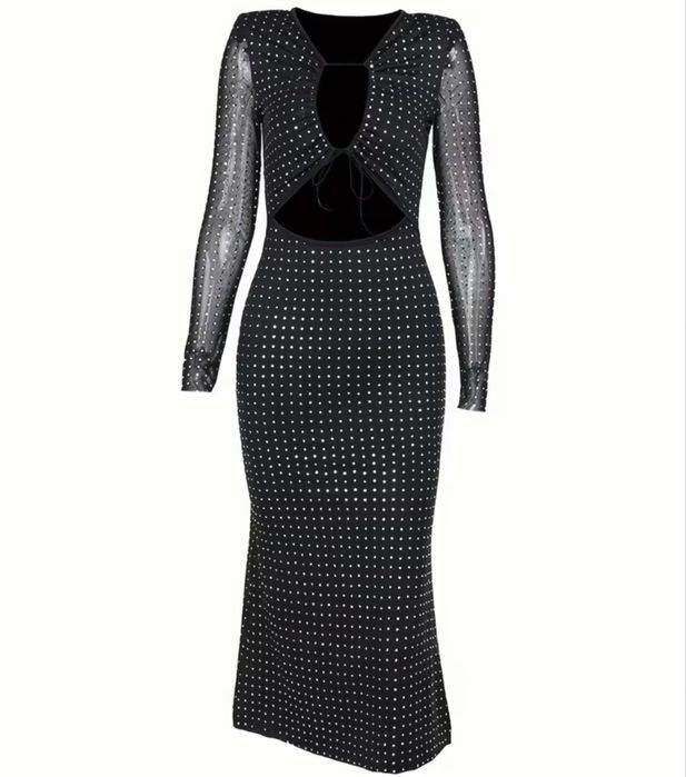 Черна рокля с пайети