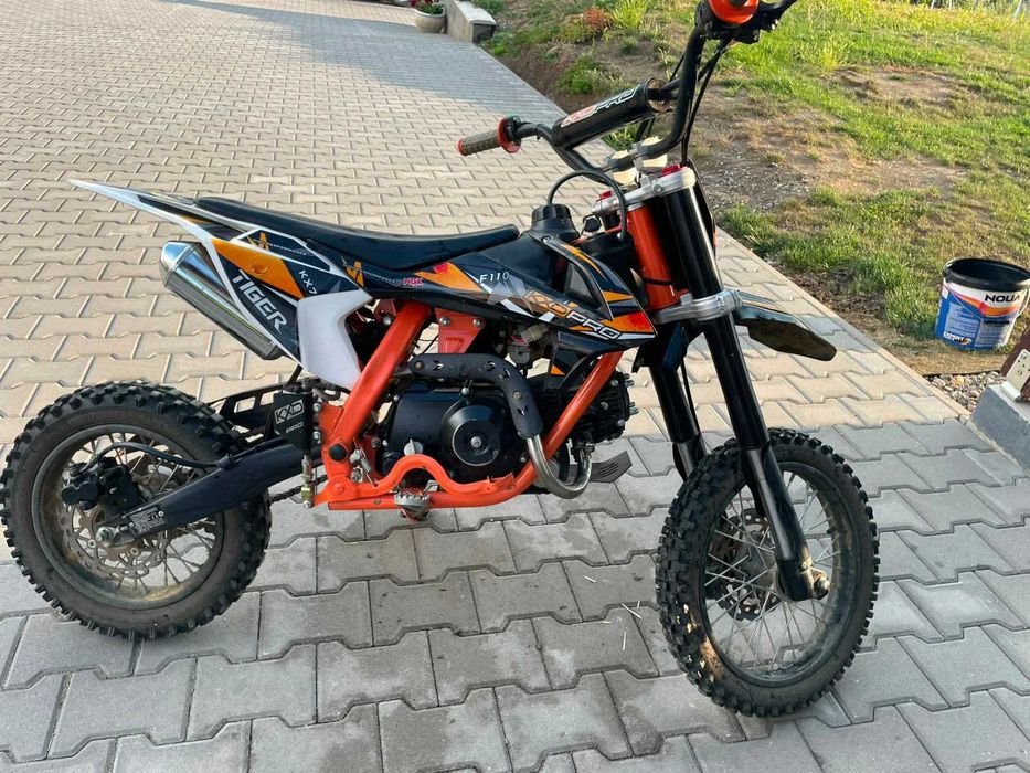 Motocicleta pentru 8 - 12.ani
