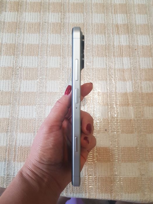 Срочно продаю Айфон 17 про мах,   60тыс