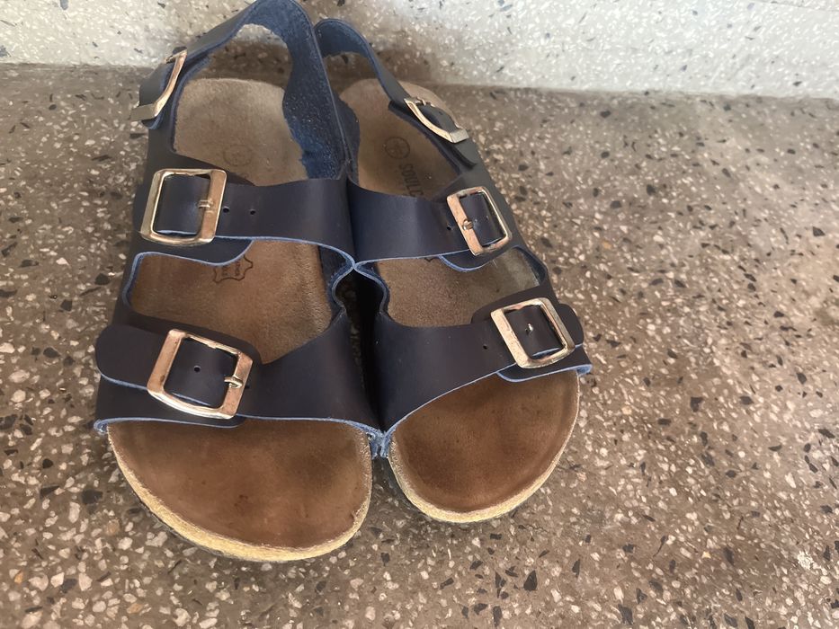 Сандали и чехли размери 34 и 35 перфектни за лятото