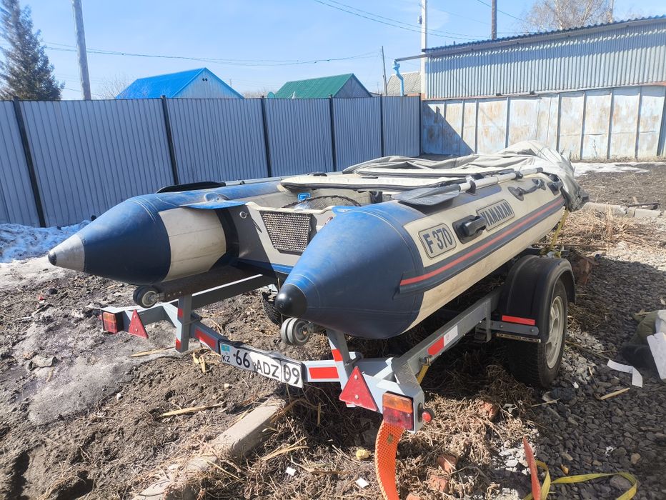 Продам лодку YAMARAN F370
