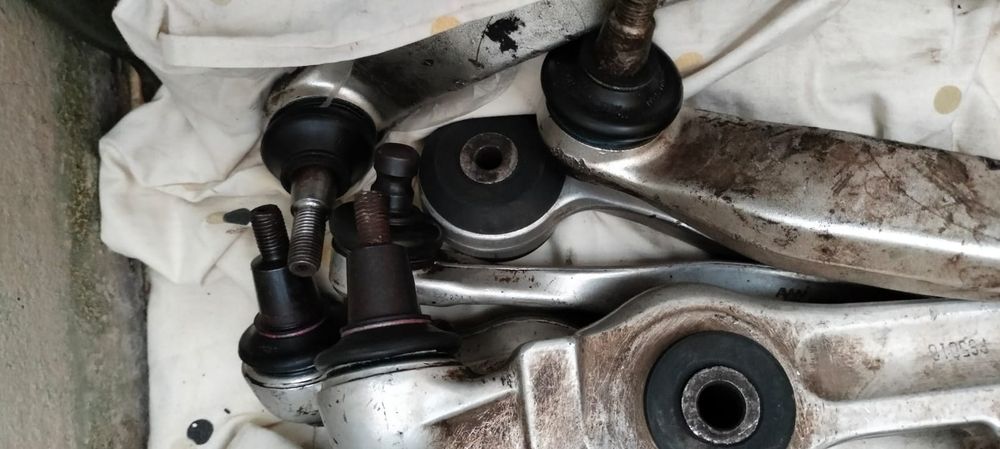 Продаю рычаги на Audi