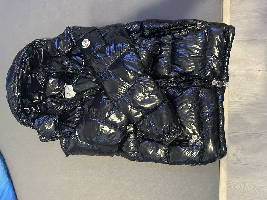 Moncler лъскаво яке